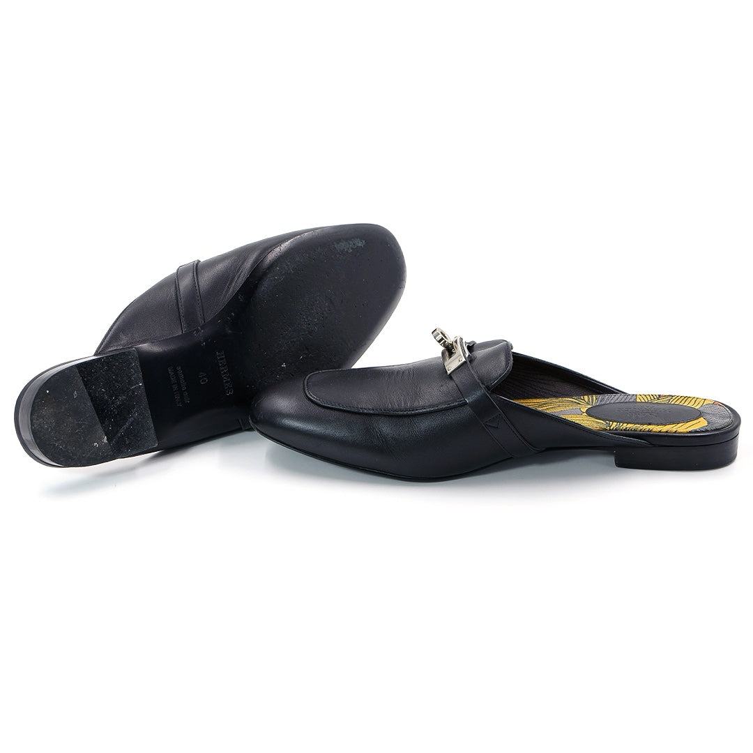 Hermès Black OZ Flat Mules - Gemaee  UAE