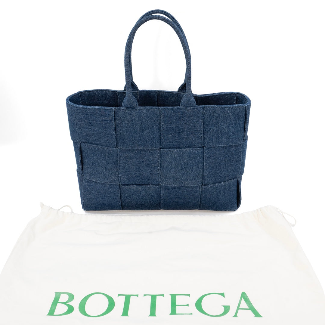 Bottega Veneta Arco Intrecciato Denim Tote Bag in Indigo - Gemaee  UAE