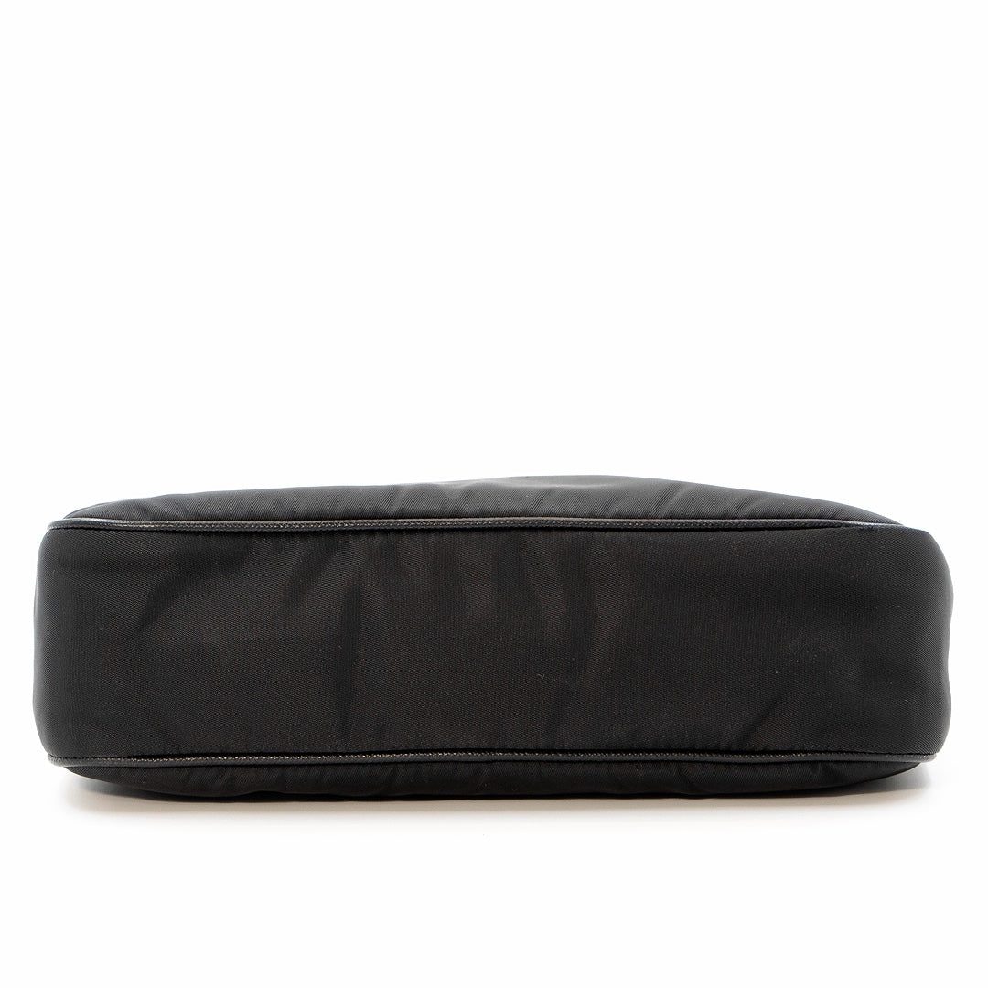 Prada Re-Edition 2005 Black Re-Nylon Shoulder Bag with Saffiano Leather Trim and Detachable Pouch - Gemaee  UAE