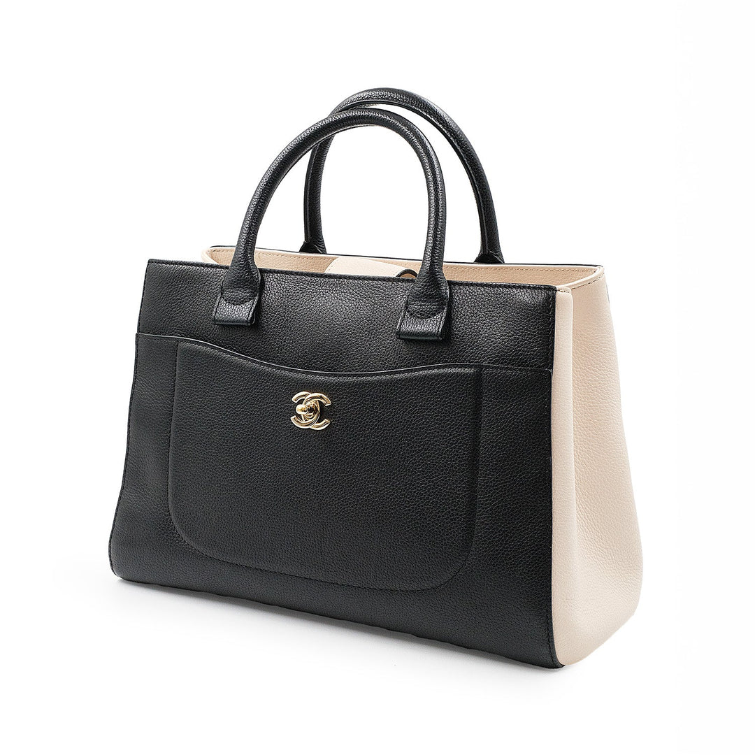 The Pre-Owned Chanel Bag Styles Fashion Editors Still Recommend