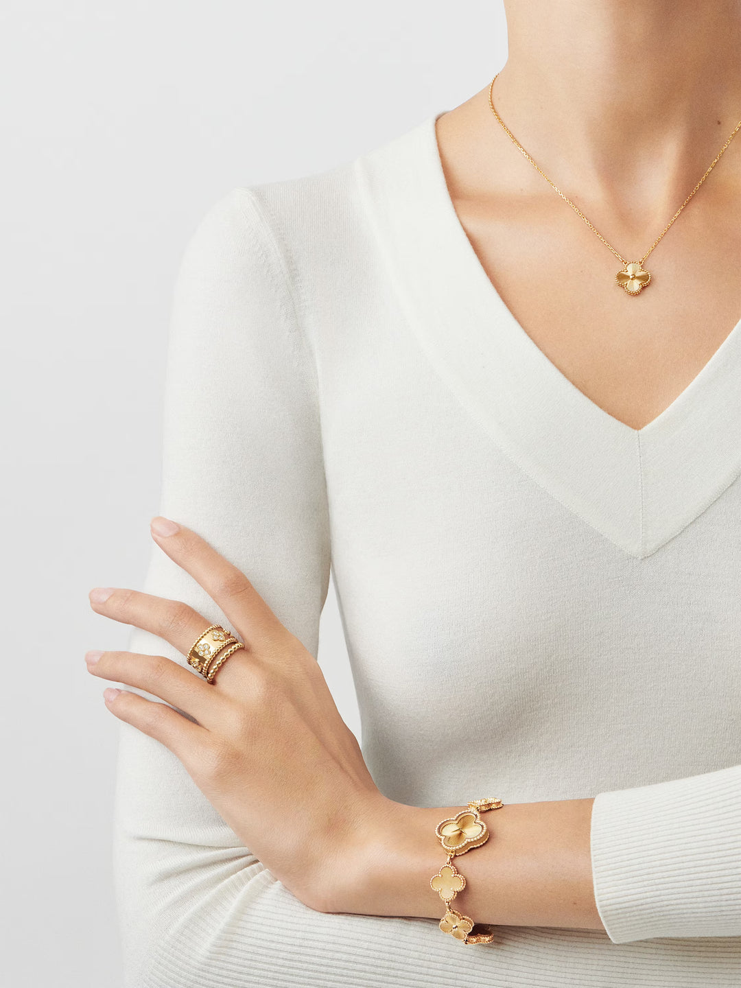 Van Cleef & Arpels Vintage Alhambra Pendant in Guilloché 18K Yellow Gold - Gemaee  UAE