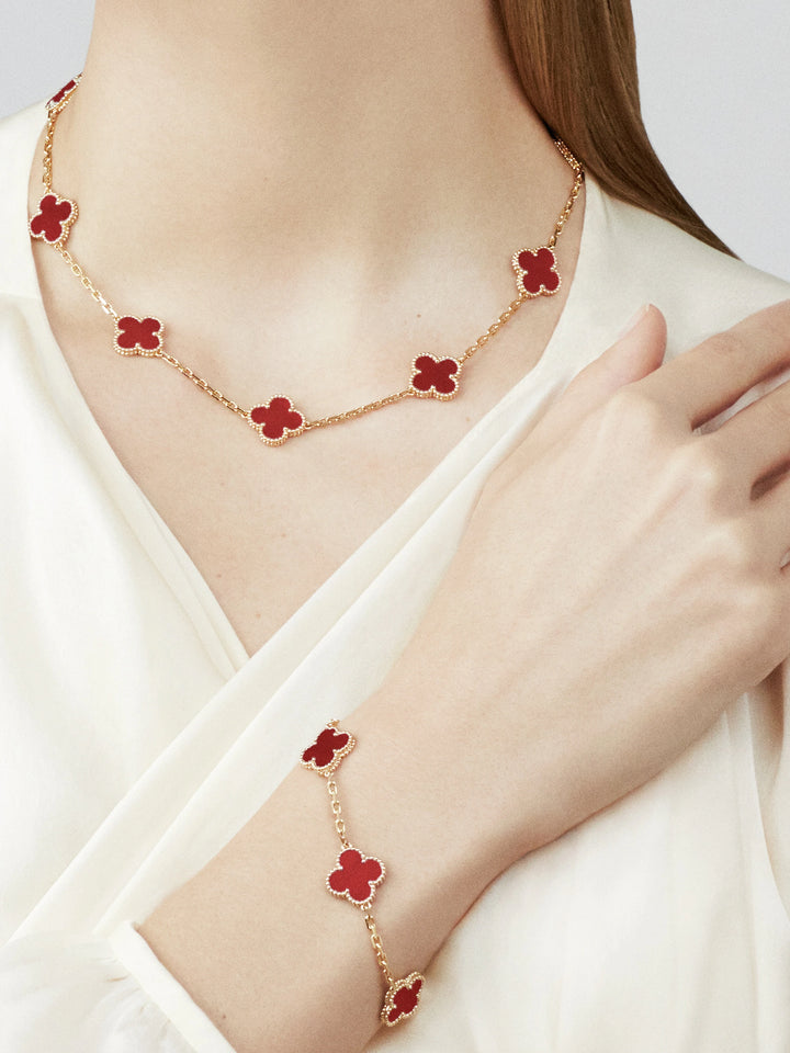 Van Cleef & Arpels Vintage Alhambra 5 Motifs Bracelet in 18K Yellow Gold with Carnelian