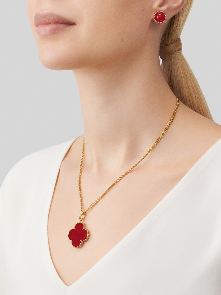 Van Cleef & Arpels Magic Alhambra Long Necklace 1 Motif in 18K Yellow Gold with Carnelian