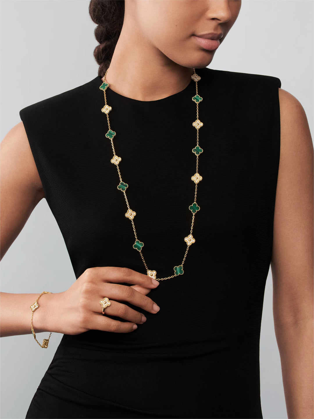 Van Cleef & Arpels Vintage Alhambra Bracelet 5 Motifs in Yellow Gold with Malachite - Gemaee  UAE