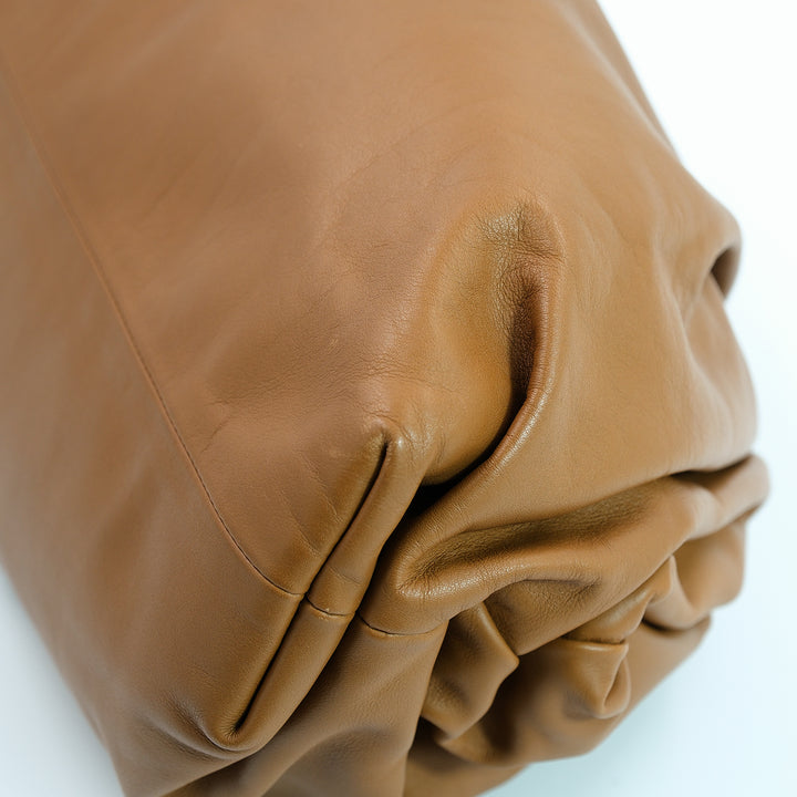 Bottega Veneta CAMEL BROWN LEATHER POUCH OVERSIZED CLUTCH BAGNATURAL WHITE