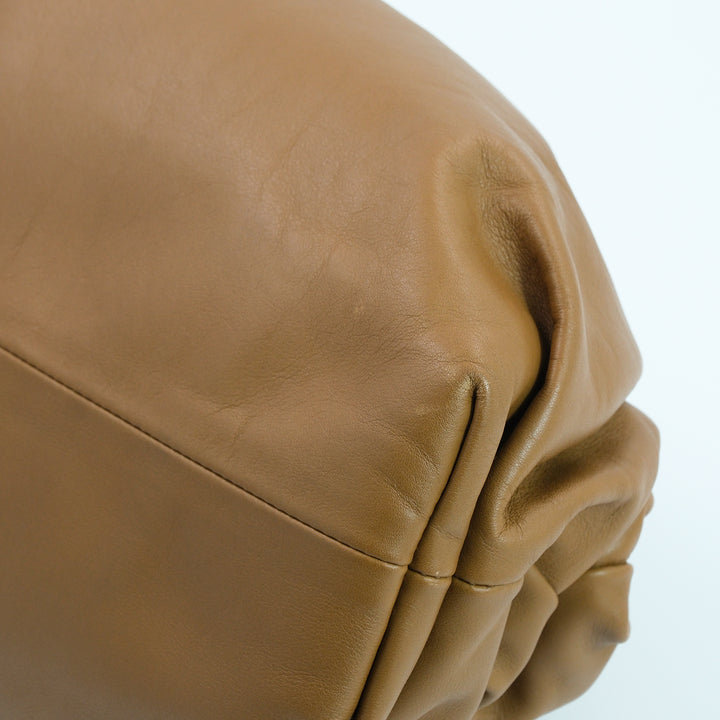 Bottega Veneta CAMEL BROWN LEATHER POUCH OVERSIZED CLUTCH BAGNATURAL WHITE