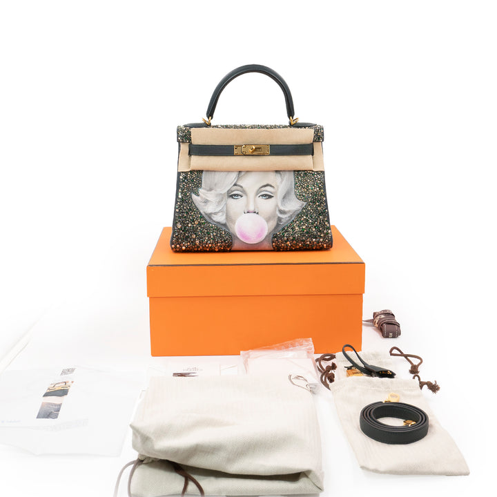Hermès Kelly 28 Vert Cyprès Veau Togo Leather Bag with Gold Hardware with Hand Paint design
