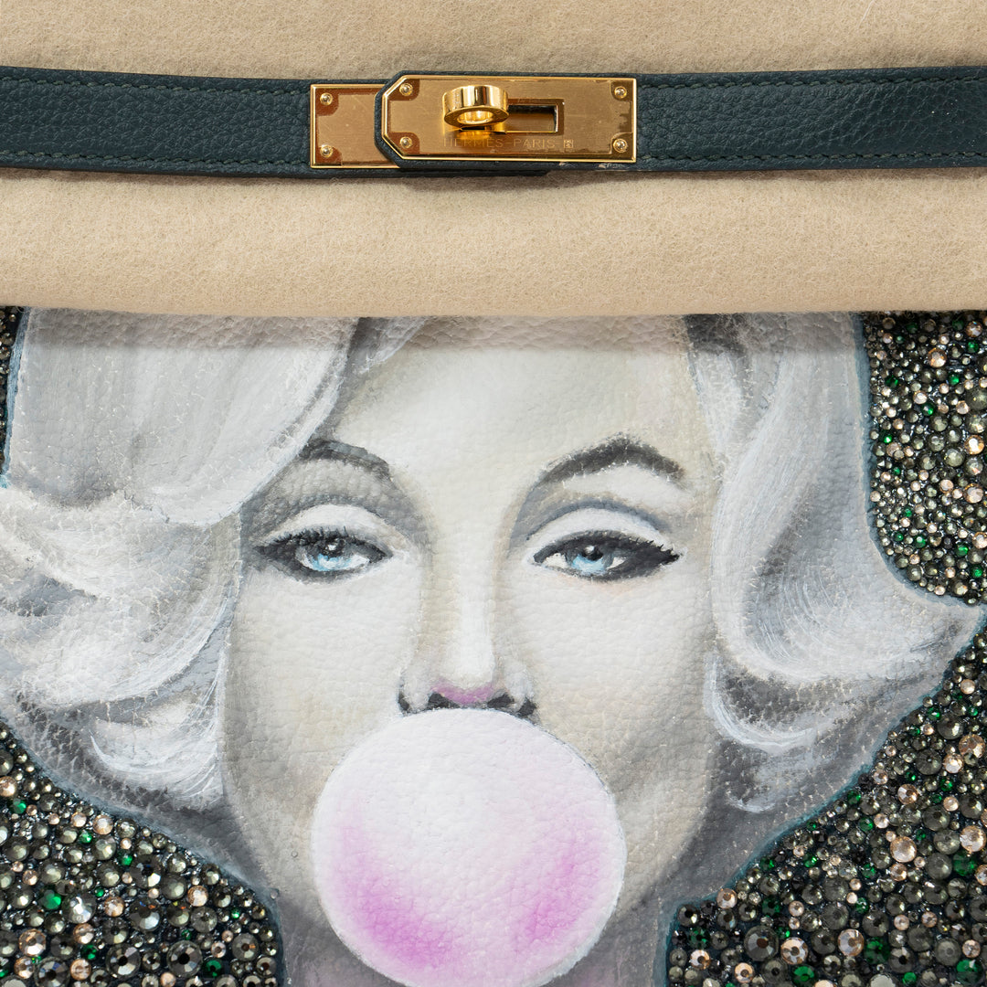 Hermès Kelly 28 Vert Cyprès Veau Togo Leather Bag with Gold Hardware with Hand Paint design