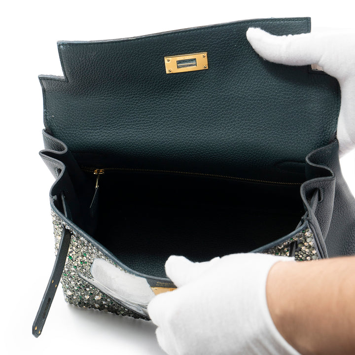 Hermès Kelly 28 Vert Cyprès Veau Togo Leather Bag with Gold Hardware with Hand Paint design