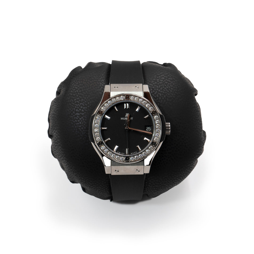 Hublot Classic Fusion Titanium Diamonds 33mm Quartz Women’s Watch