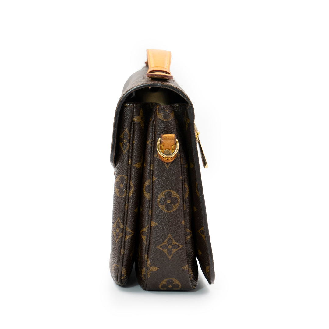 Louis Vuitton Pochette Métis Monogram Canvas HandBag
