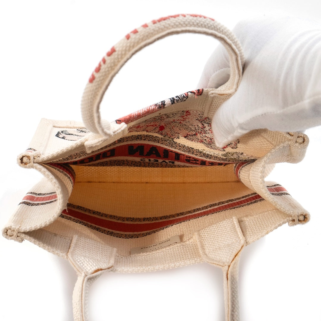 Christian Dior Fleurs Bibliques Embroidery Vertical Book tote bag