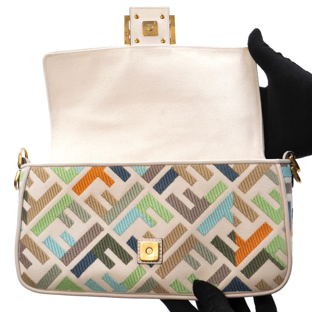 Fendi Baguette Bag in Multicolor Fabric