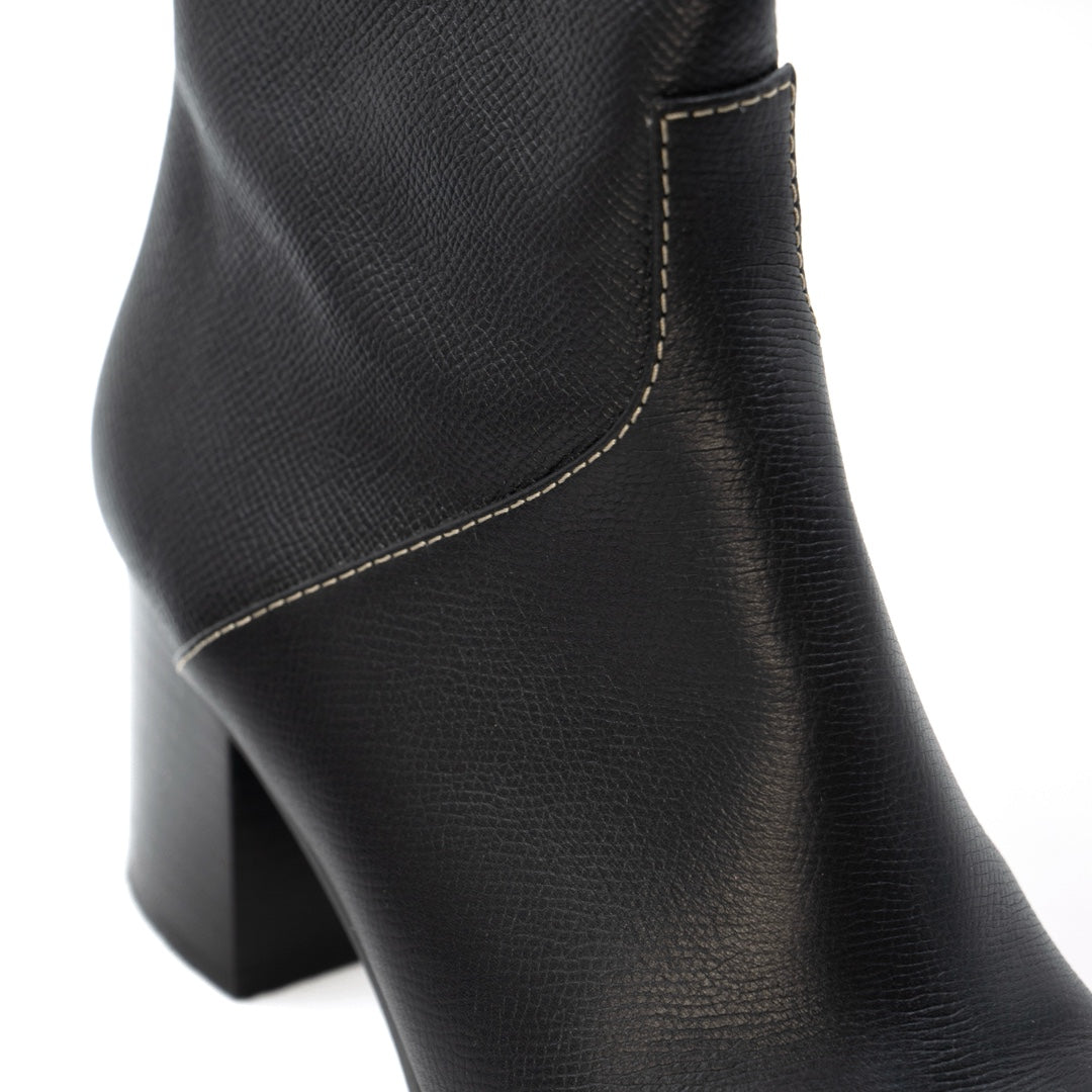 Hermès Saint Germain ankle boots in black calfskin leather