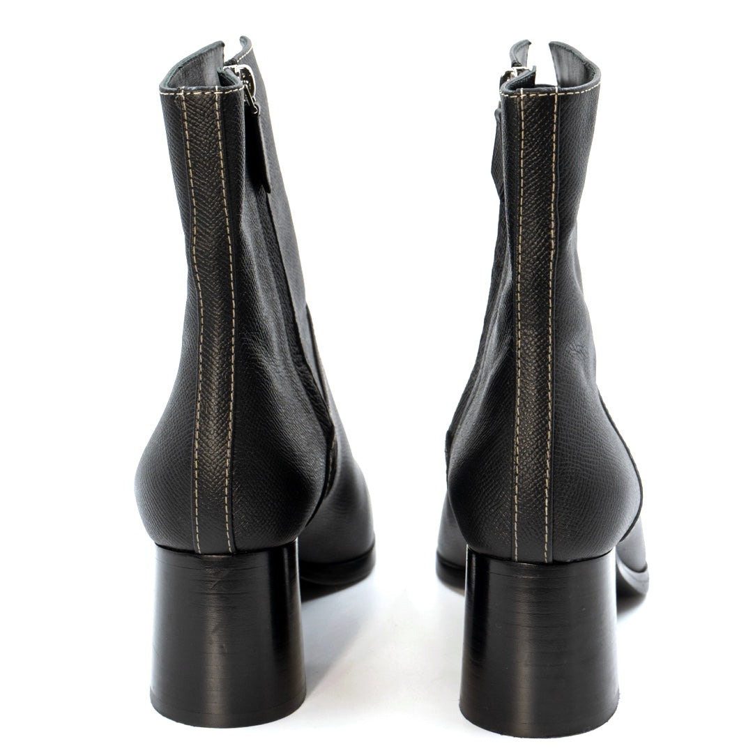 Hermès Saint Germain ankle boots in black calfskin leather