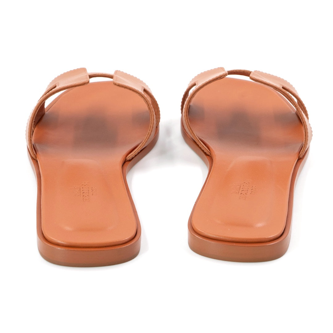 Hermès Rose Bubinga Leather Oran sandals
