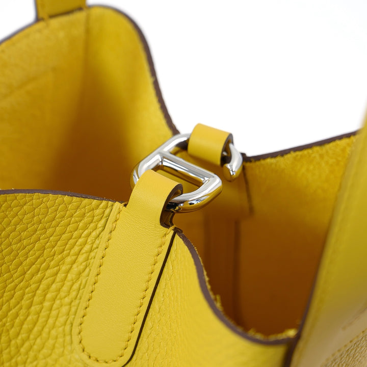 Hermès In The Loop Seau 18 Bucket Bag in Taurillon Clemence Leather