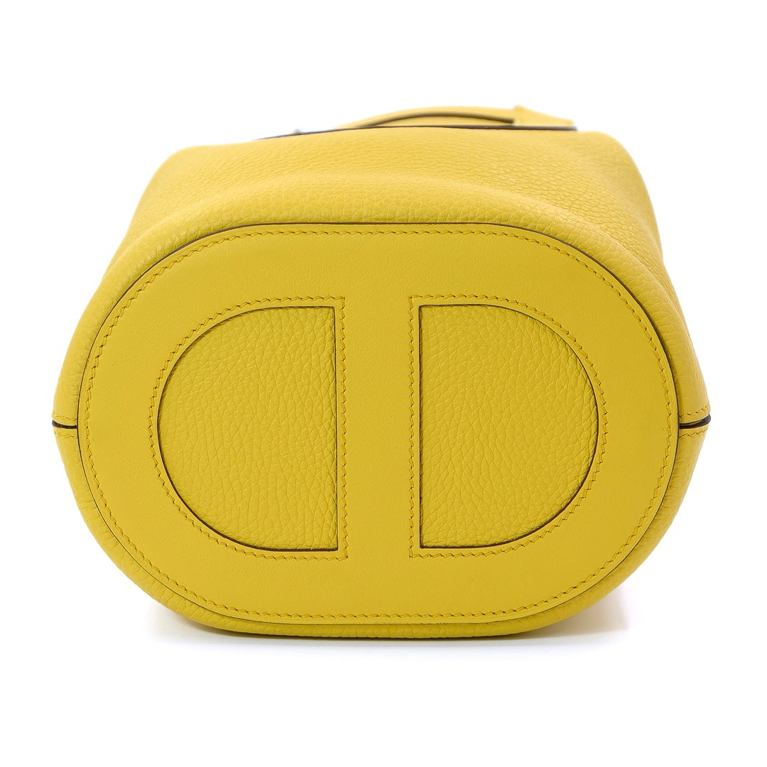 Hermès In The Loop Seau 18 Bucket Bag in Taurillon Clemence Leather