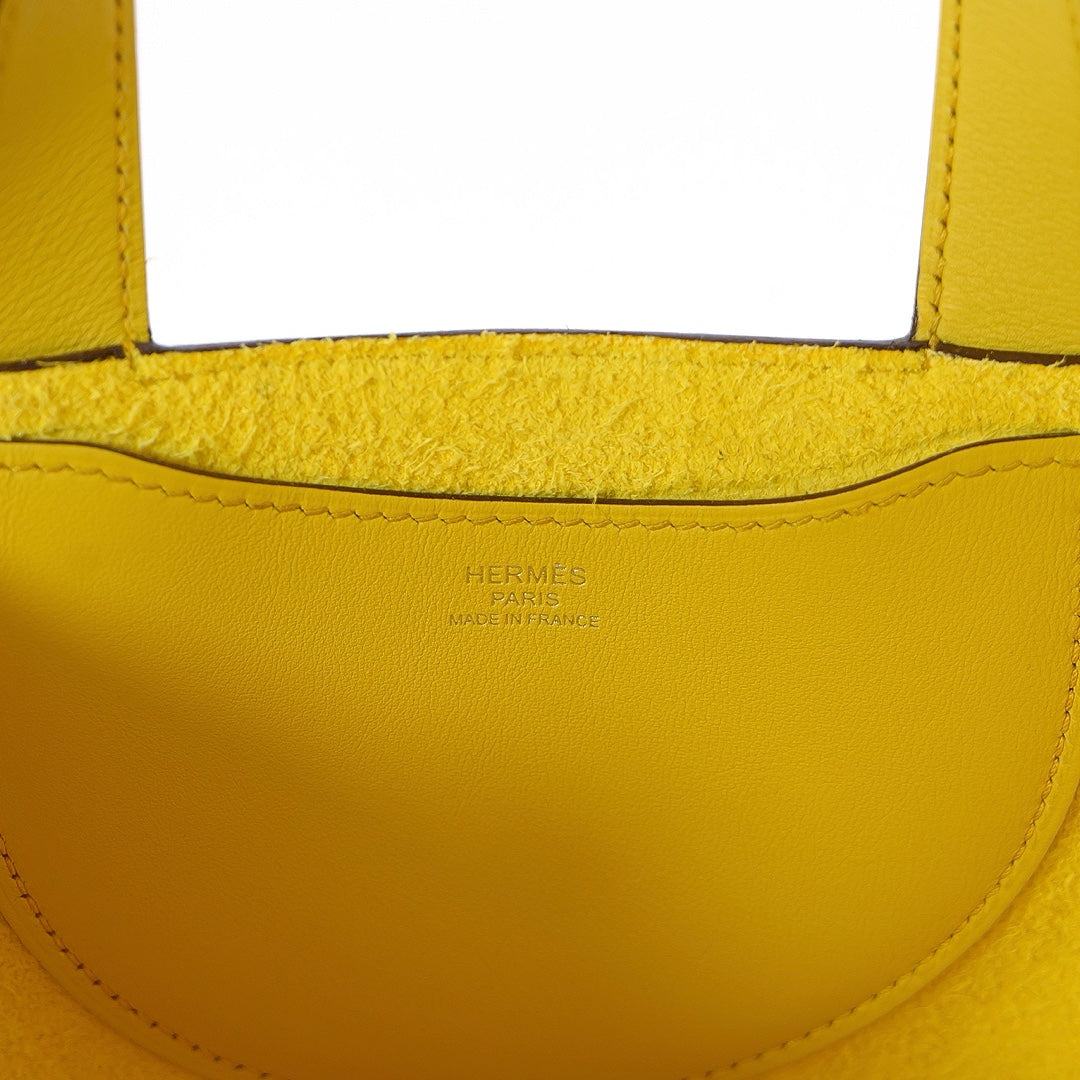 Hermès In The Loop Seau 18 Bucket Bag in Taurillon Clemence Leather
