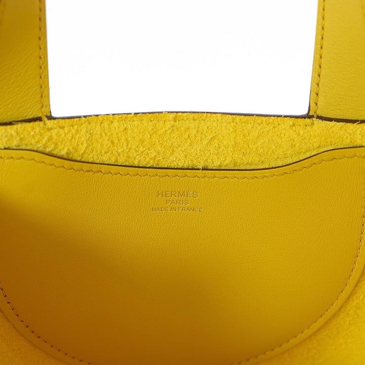 Hermès In The Loop Seau 18 Bucket Bag in Taurillon Clemence Leather