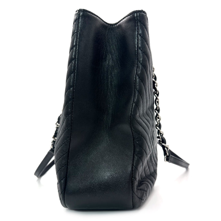 Chanel Black Chevron Leather Tote Bag - Gemaee  UAE