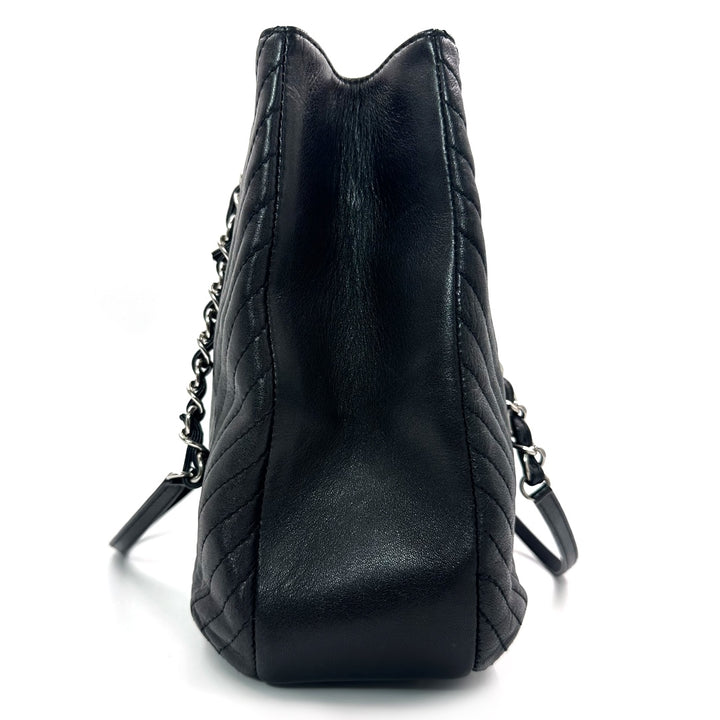 Chanel Black Chevron Leather Tote Bag - Gemaee  UAE