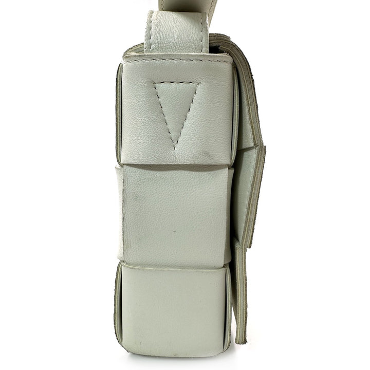 Bottega Veneta Medium Cassette Shoulder Bag in Intrecciato Leather - Gemaee  UAE