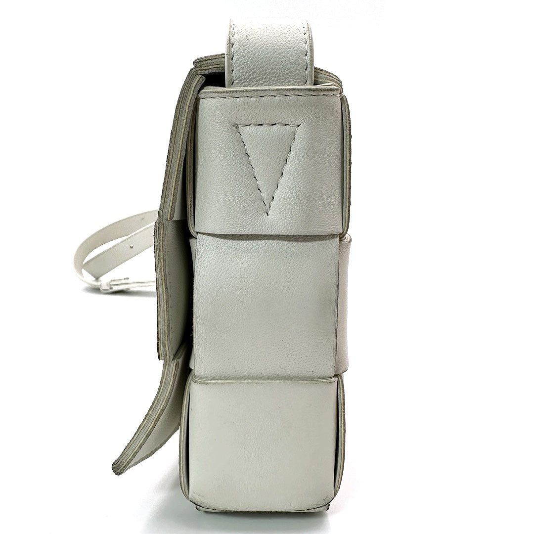 Bottega Veneta Medium Cassette Shoulder Bag in Intrecciato Leather - Gemaee  UAE