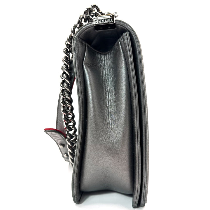 Chanel Large Boy Flap Bag in Grey Cube-Embossed Leather - Gemaee  UAE