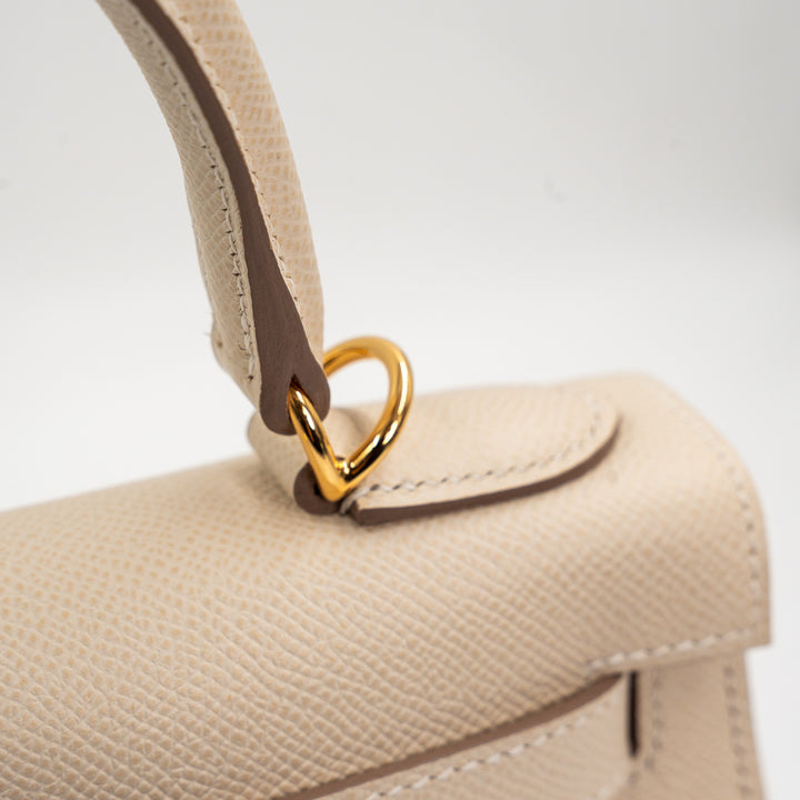 Hermès Kelly Sellier 28 Epsom Leather Bag in Craie with Gold Hardware