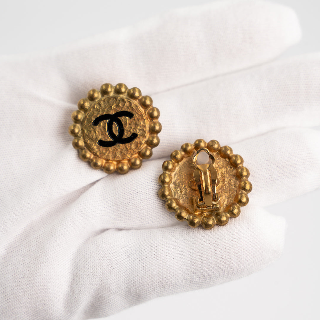 Chanel Vintage Round CC Logo Clip On Earrings in Gold Tone Metal