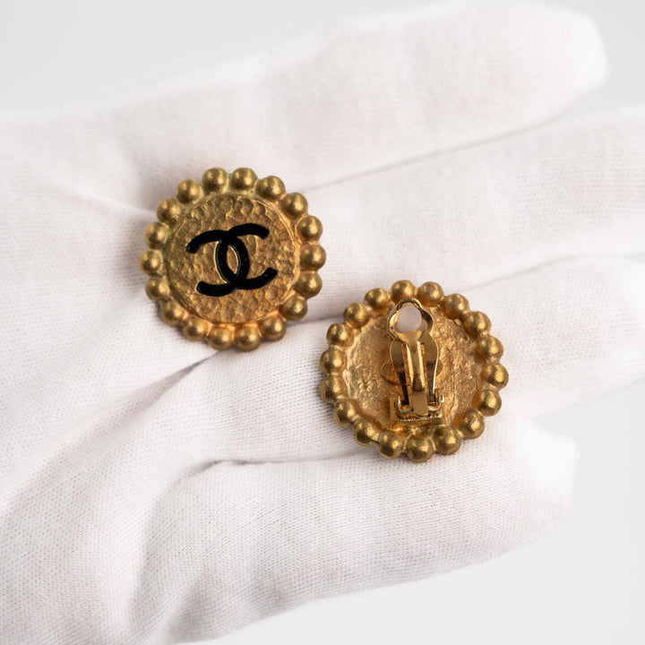 Chanel Vintage Round CC Logo Clip On Earrings in Gold Tone Metal