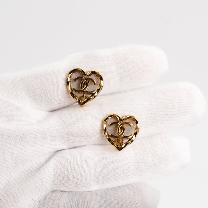 Chanel Vintage Heart CC Logo Clip On Earrings in Gold Tone Metal