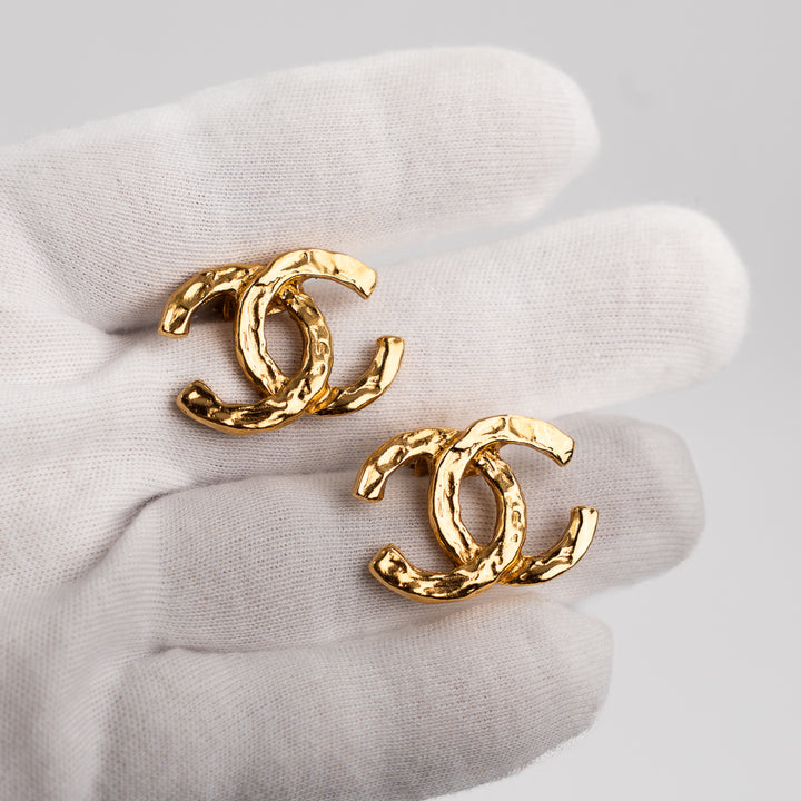 Chanel CC Clip On Earrings in Gold Tone Metal