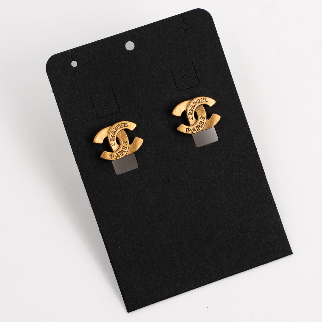 Chanel Vintage CC Logo Clip On Earrings in Gold Tone Metal