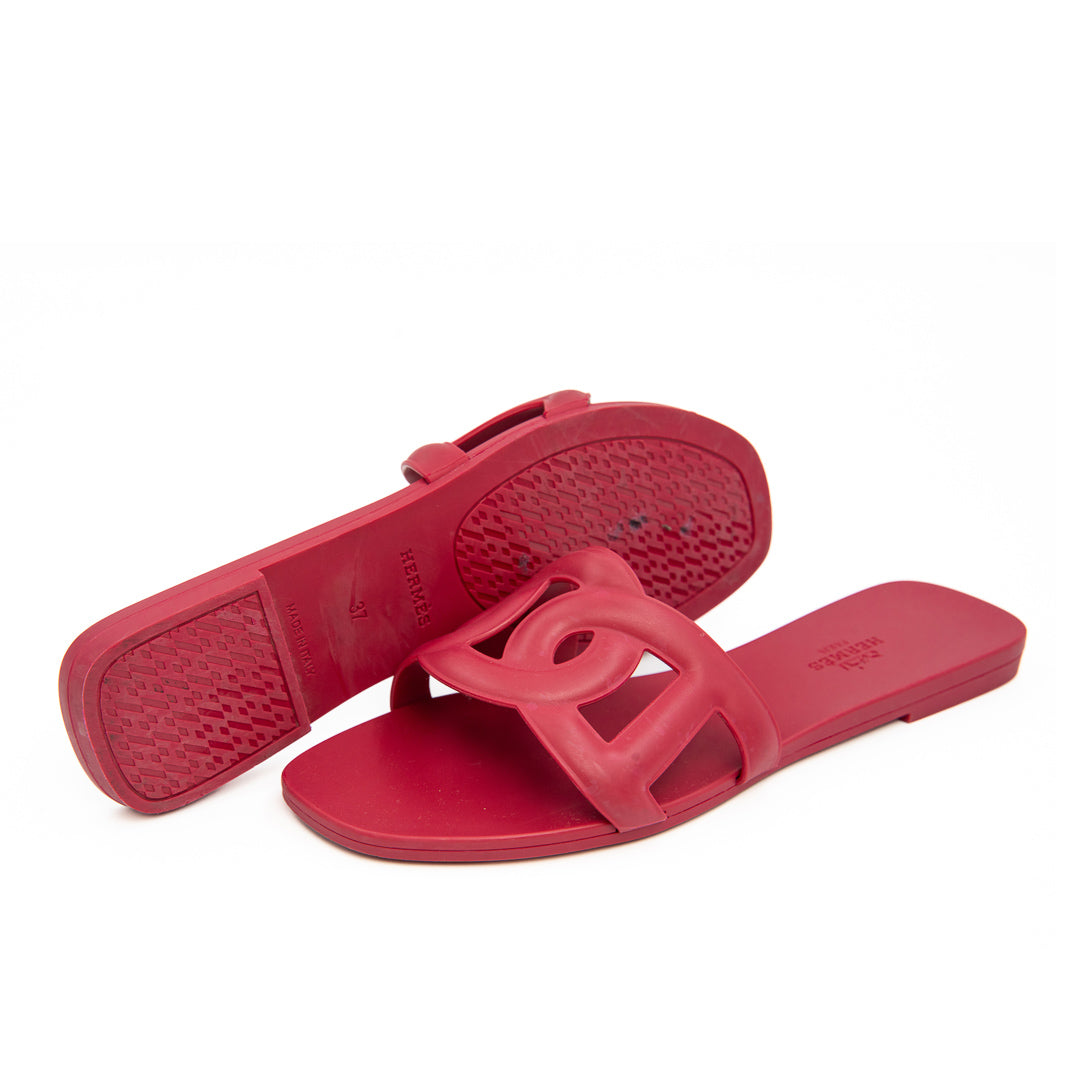 Hermès Aloha Sandals in Rose Baie Rubber