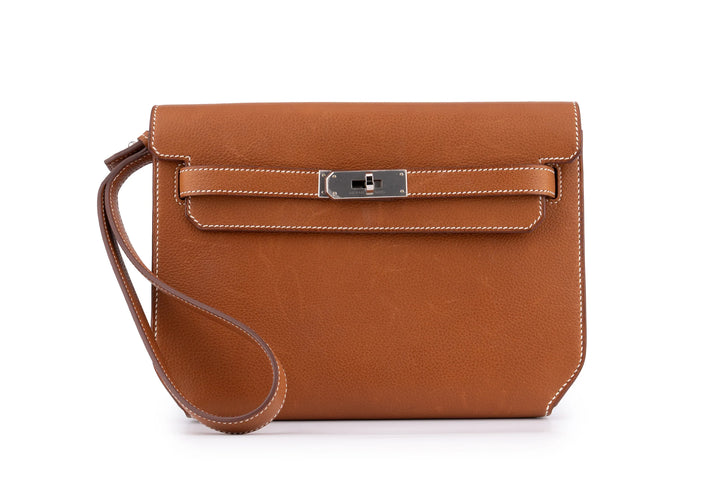 Hermès Kelly Dépêches 25 Pouch in Gold Barénia Calfskin with Palladium Hardware