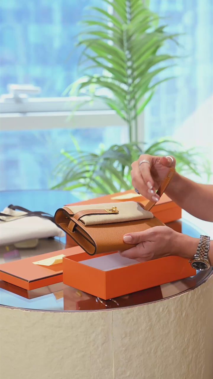 Hermès Kelly To Go 20 Epsom Calfskin Leather in Toffee with Gold Hardware