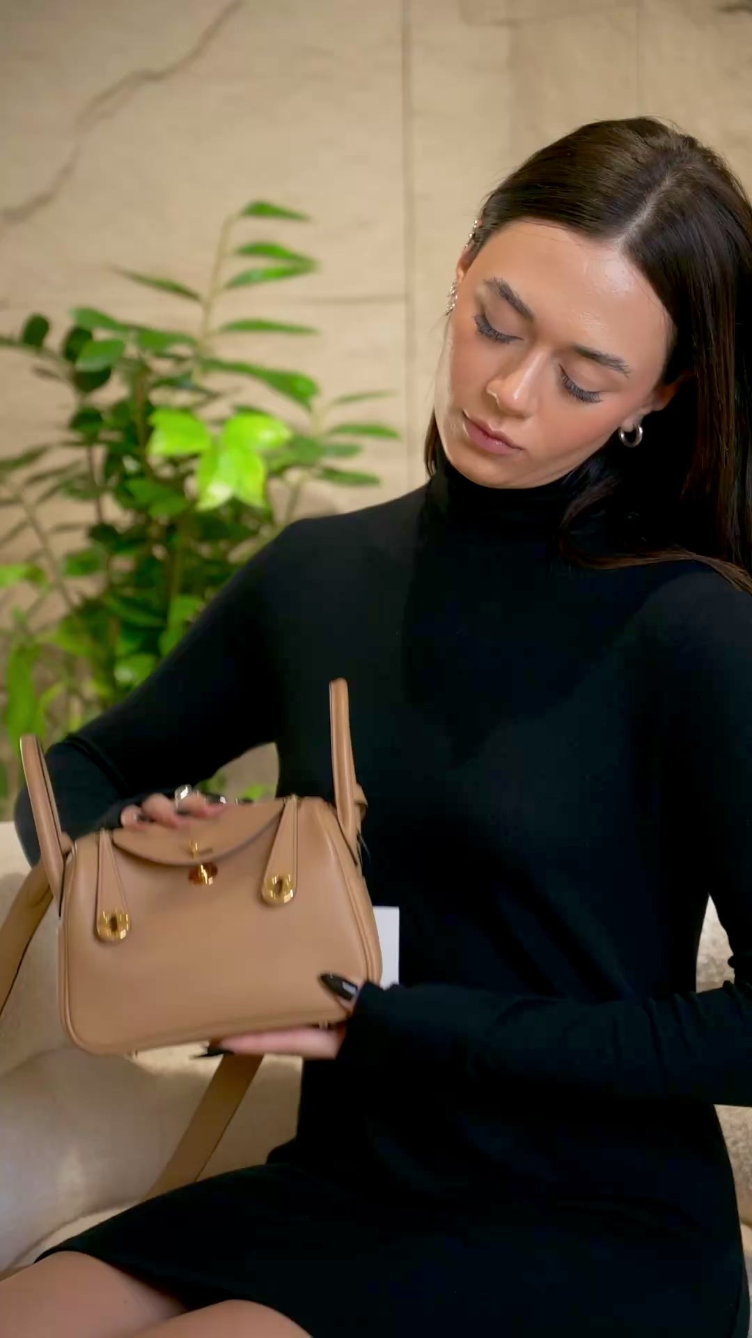 Hermès Chai Leather Mini Lindy 20 Shoulder Bag
