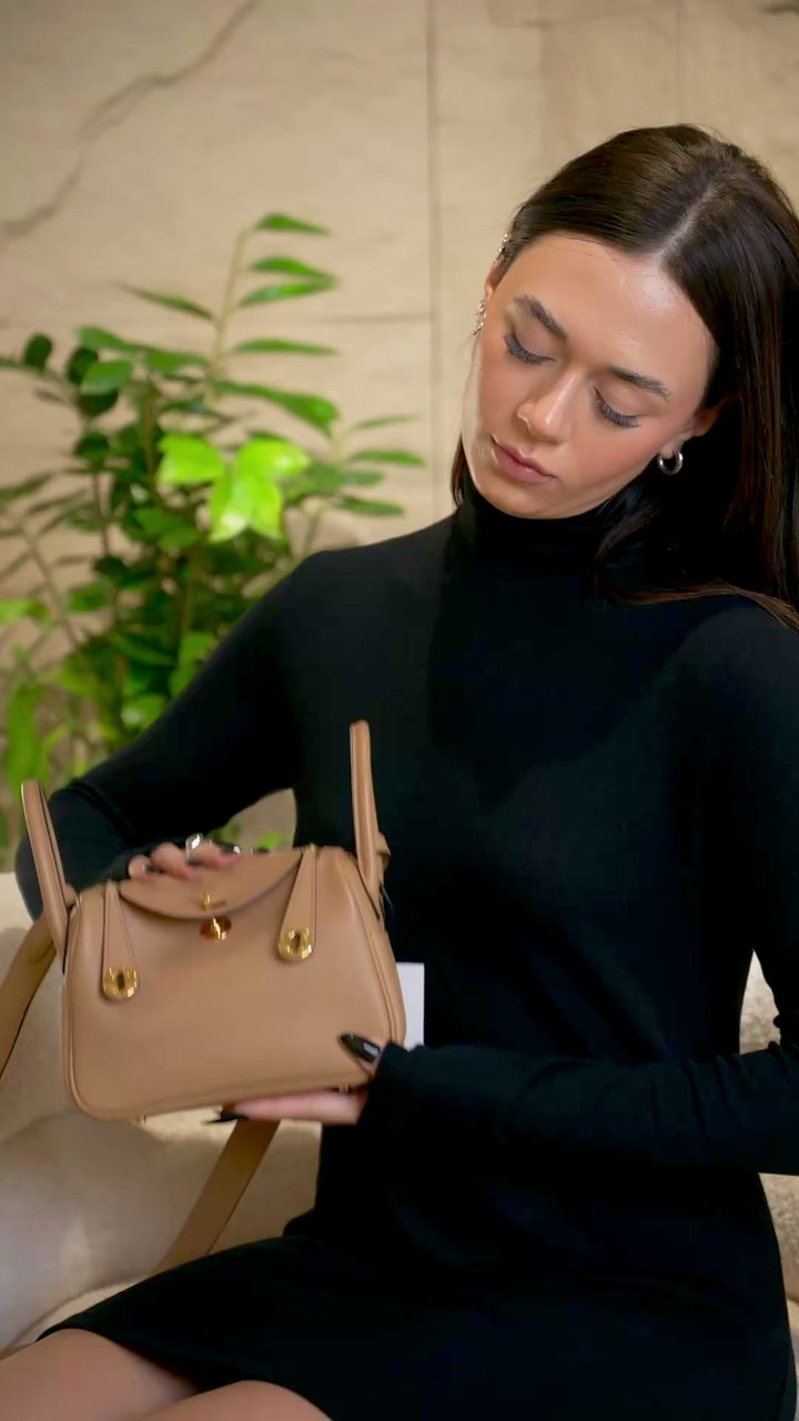 Hermès Chai Leather Mini Lindy 20 Shoulder Bag