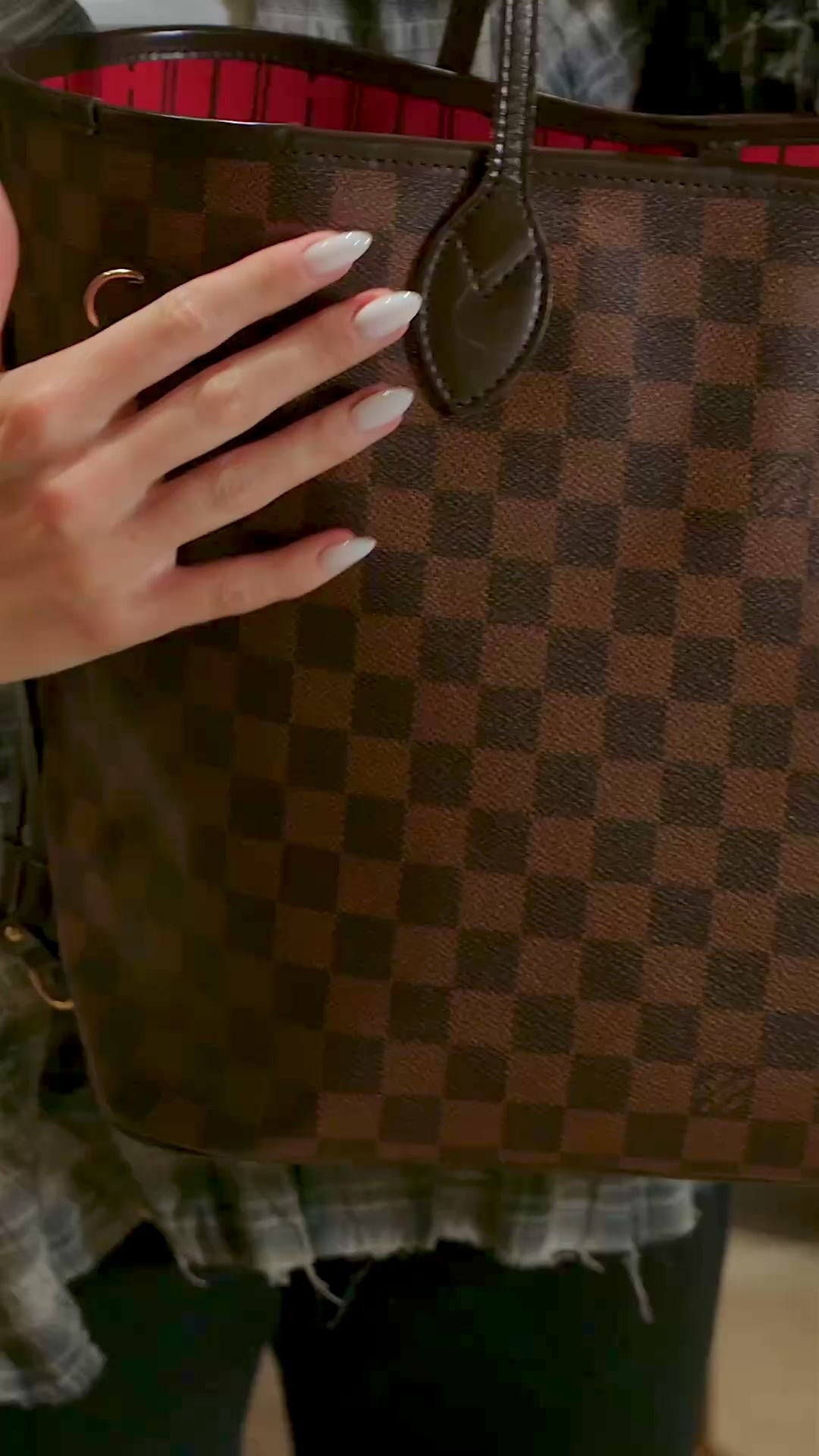 Louis Vuitton Neverfull MM Tote Bag in Damier Ebene Canvas with Brown Leather Trim