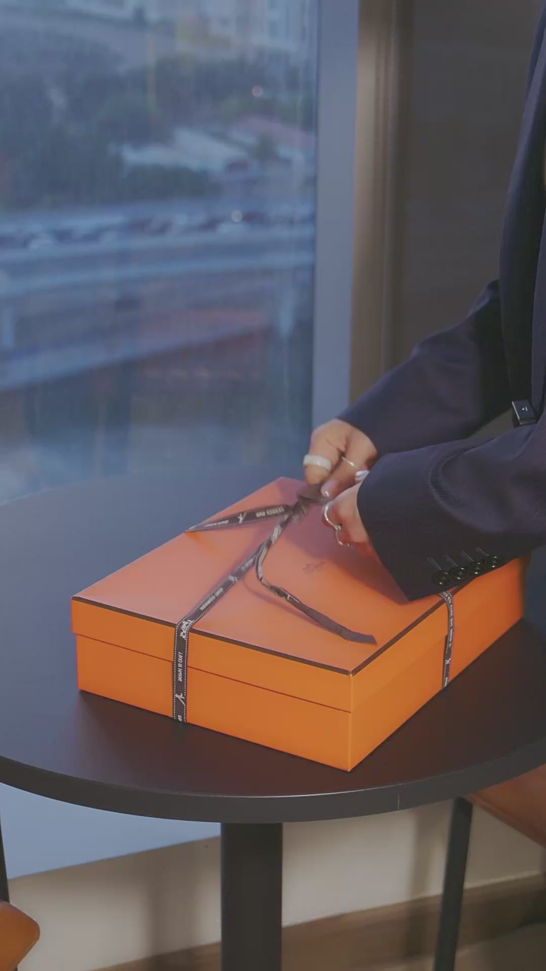 Hermès Kelly Élan Handbag Noir Chevre Chamikila Leather Palladium Hardware