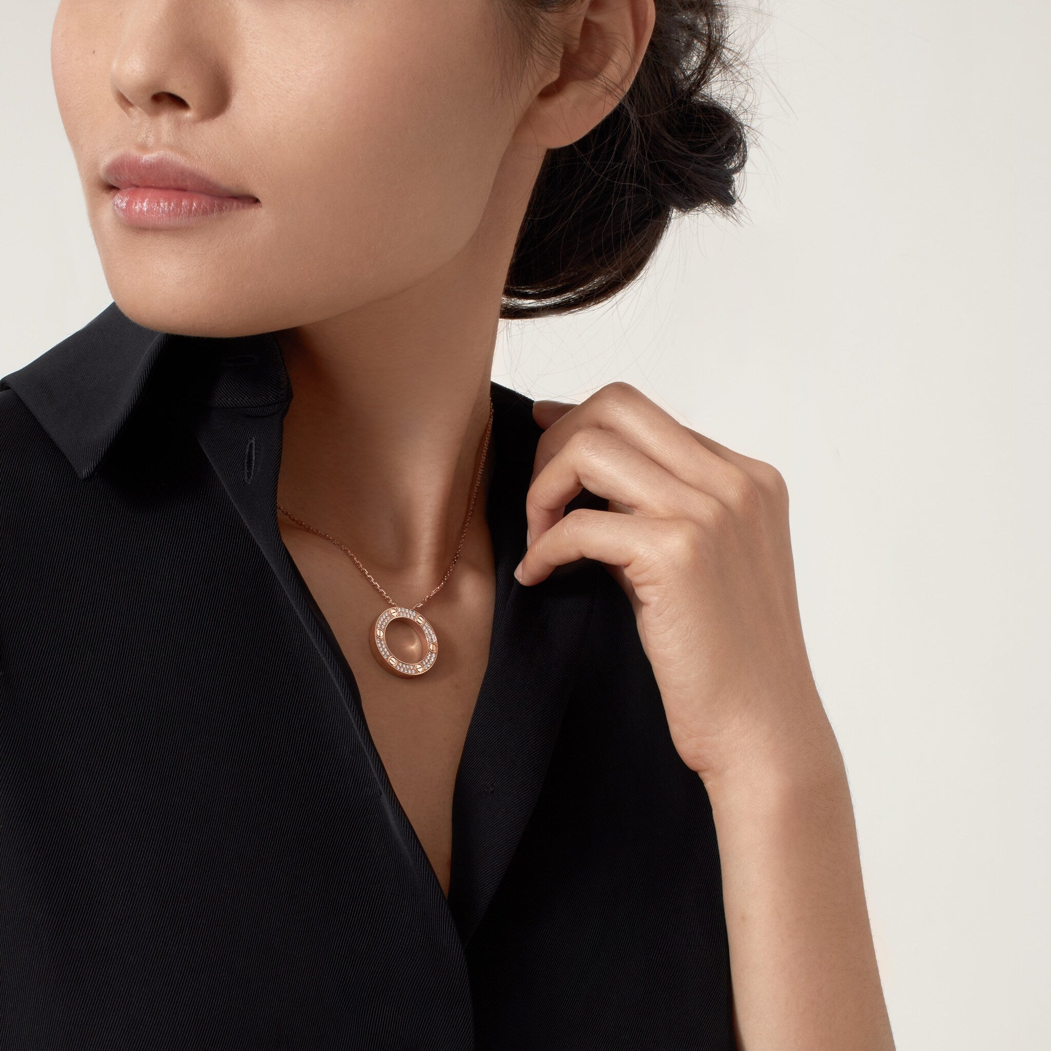 Cartier rose sales gold necklace