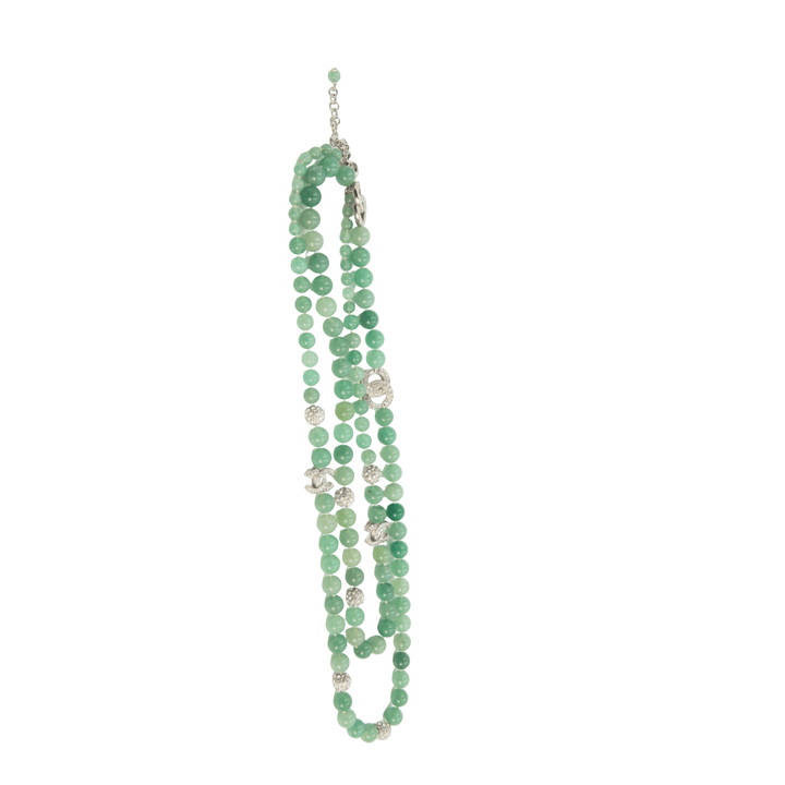 Chanel faux green color pearl and metal costume Necklace - Gemaee UAE