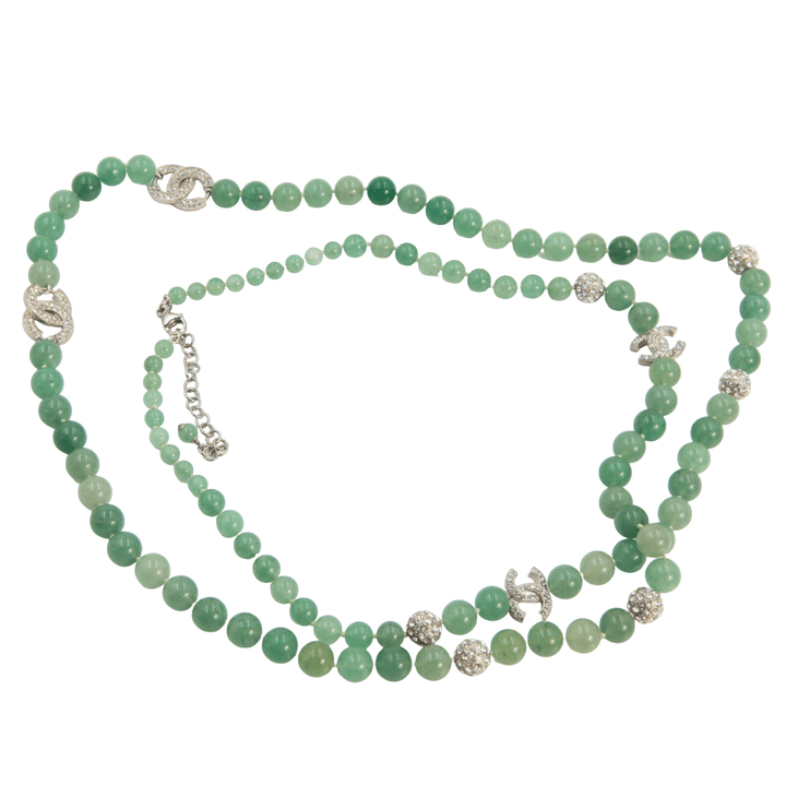 Chanel faux green color pearl and metal costume Necklace - Gemaee UAE
